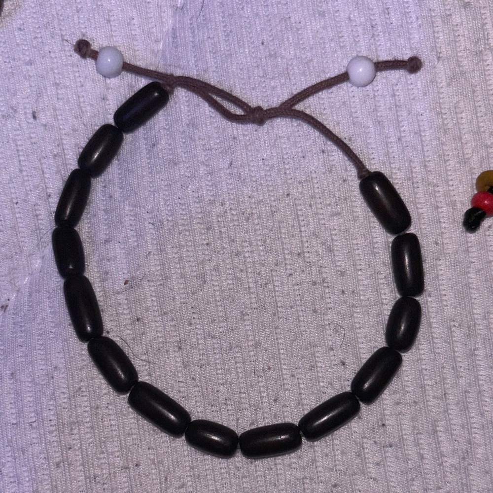 Bracelets - Picture 4 of 8